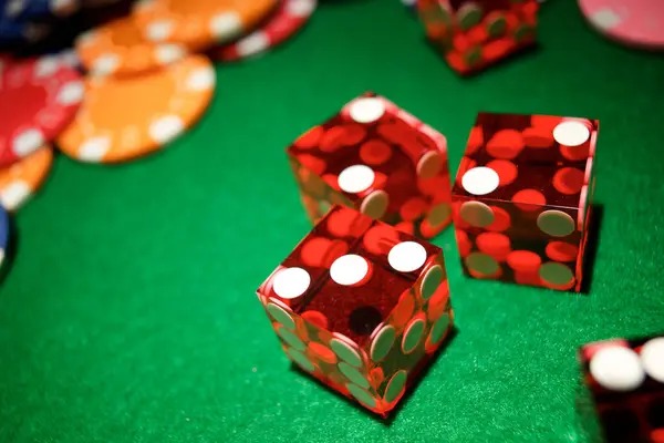 momo128 dashboard overview with sports and casino games
